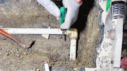 跟着水电工学本事,天天干的都是热熔水管,这技术什么时候能出师